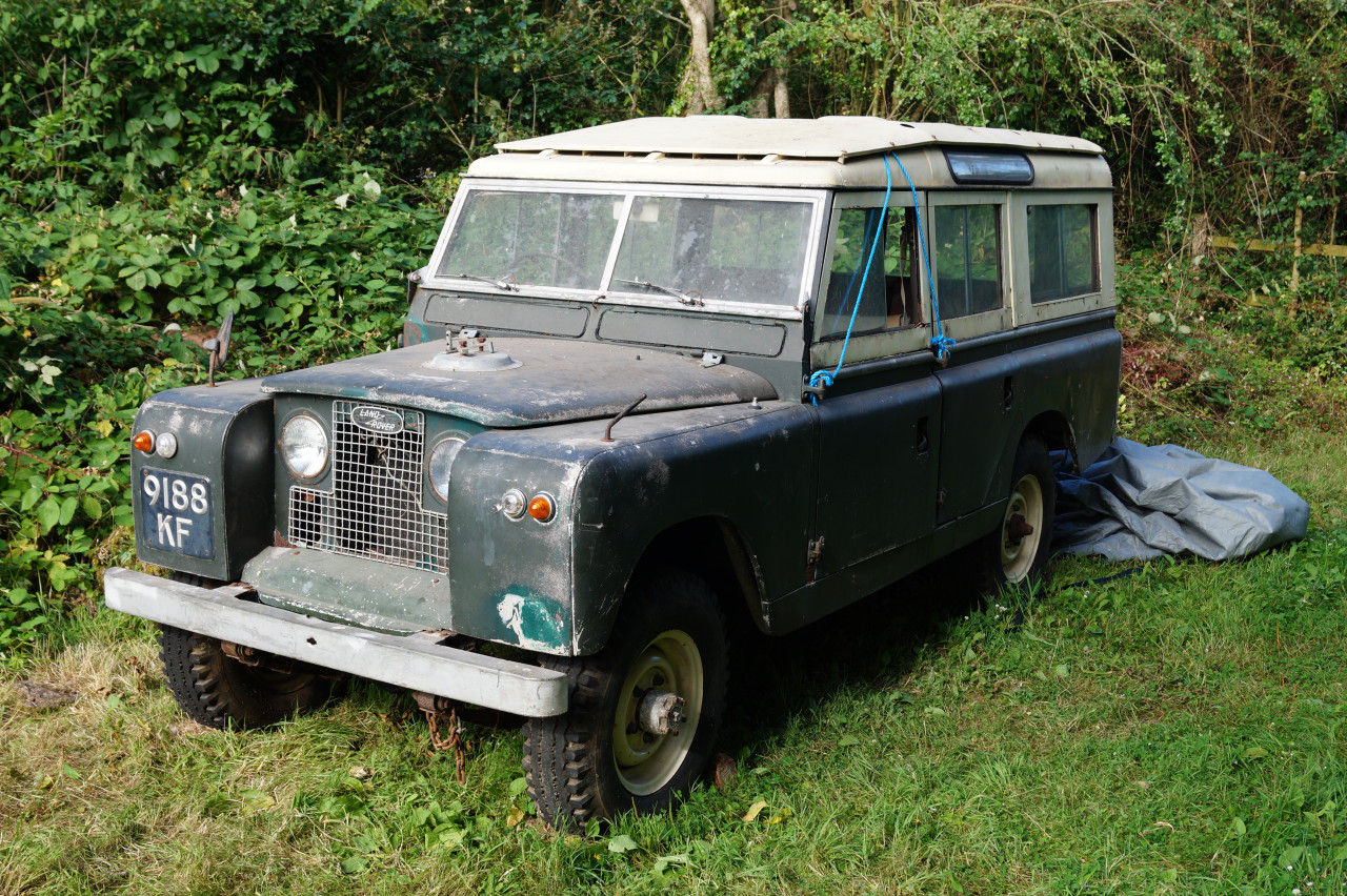 Refurbishment Mike Harding Landrovers