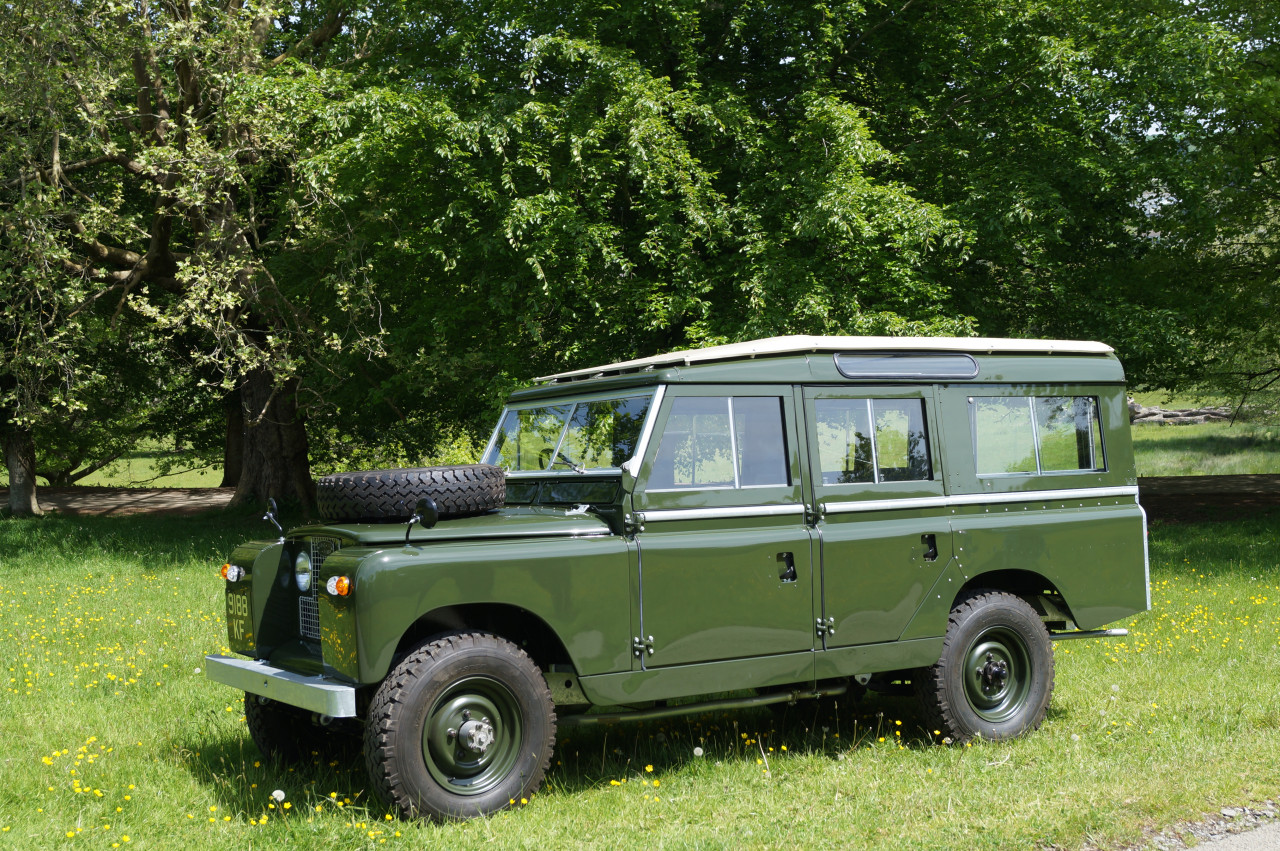 Refurbishment Mike Harding Landrovers