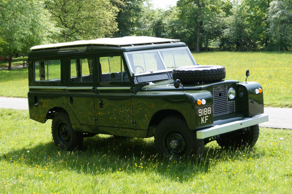Refurbishment Mike Harding Landrovers