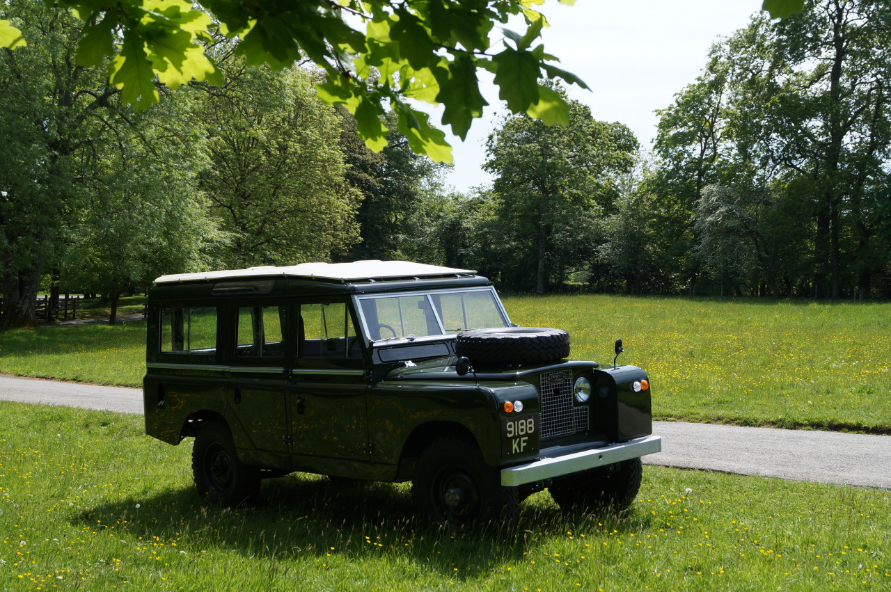 Refurbishment Mike Harding Landrovers