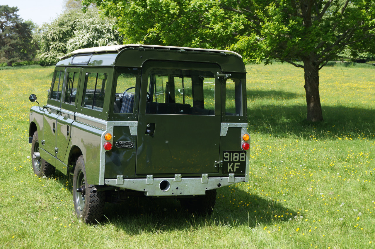 Refurbishment Mike Harding Landrovers