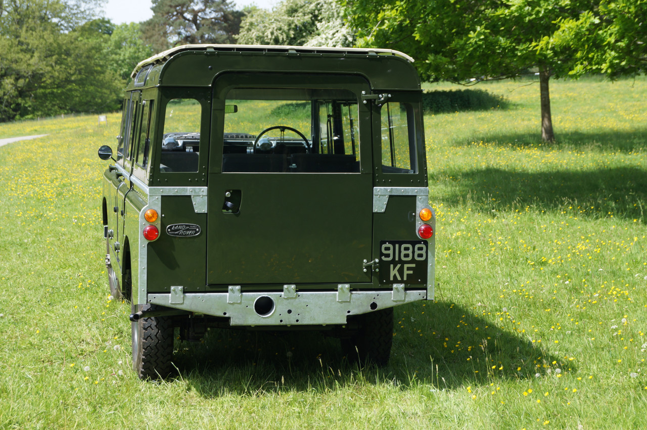 Refurbishment Mike Harding Landrovers