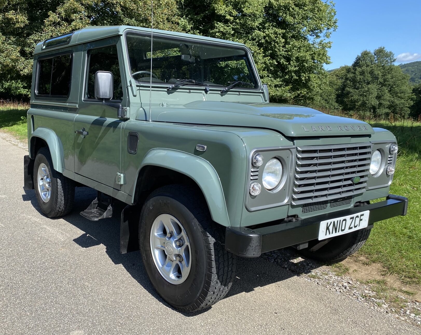 2010 Defender 90 County Station Wagon (only 28,530 miles)